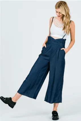 Wide Leg Capri Jeans with Suspenders